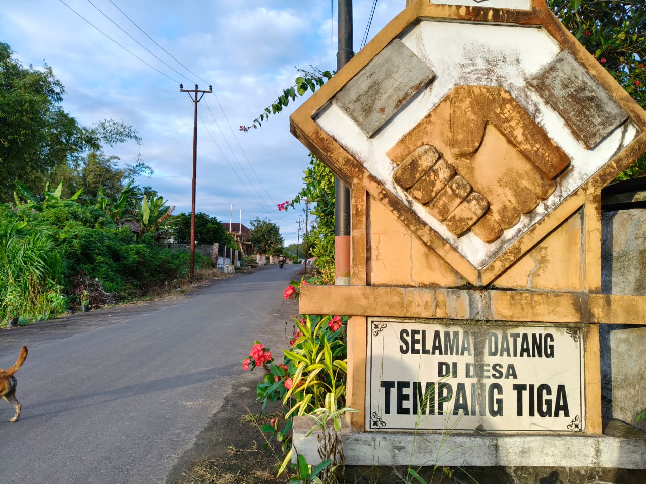 Tugu Desa Tempang Tiga